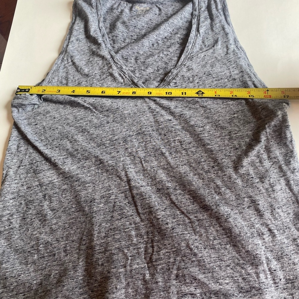Madewell Sleeveless Gray Tee - Picture 8 of 9